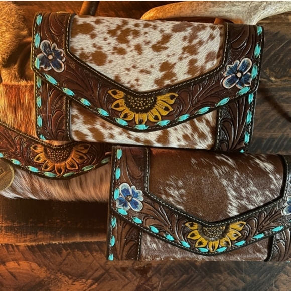 New! Myra Bag Cowhide Hand Tooled Leather Sunflower Turquoise Buckstitch… - Picture 8 of 8